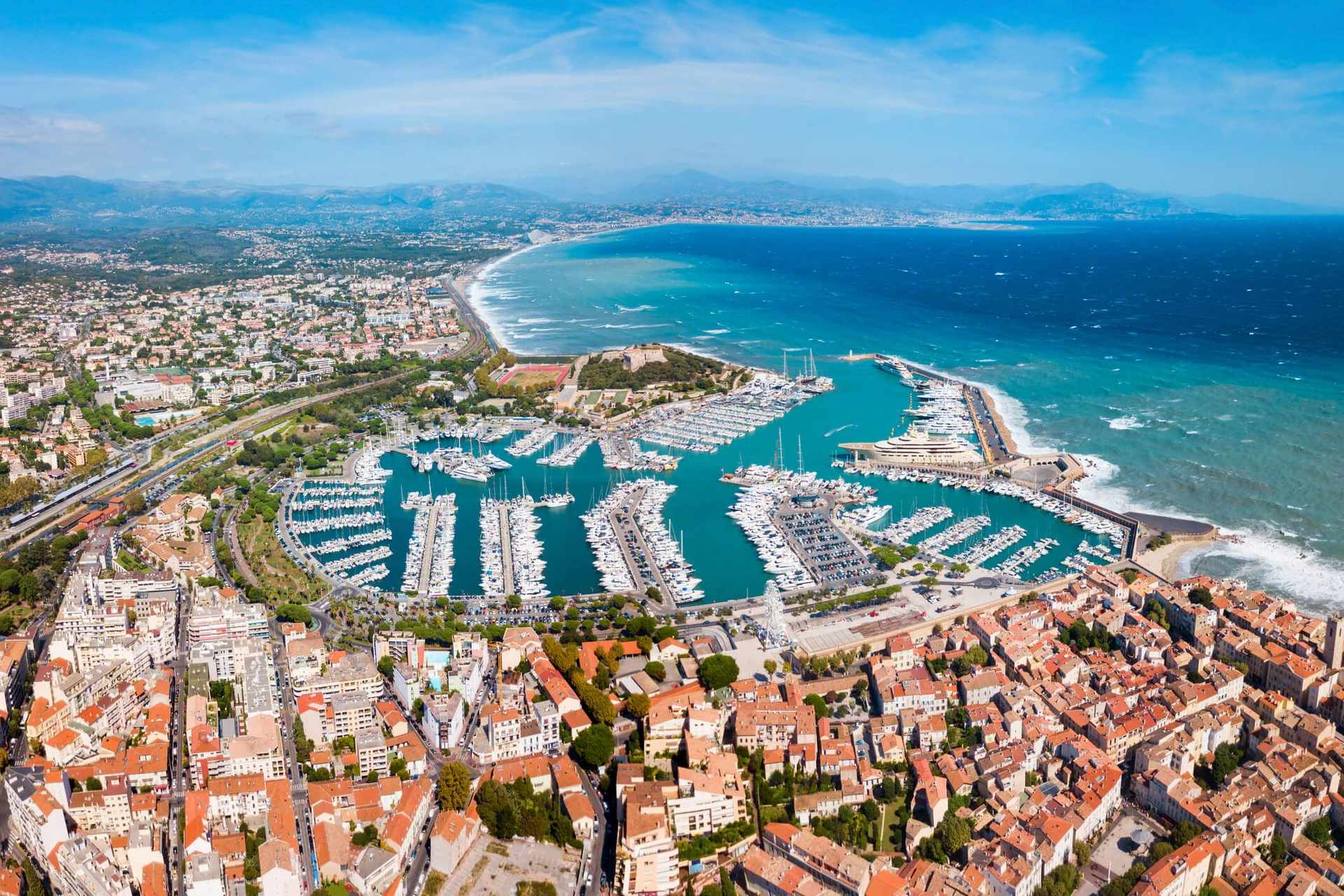 Location de véhicule - ANTIBES GARE