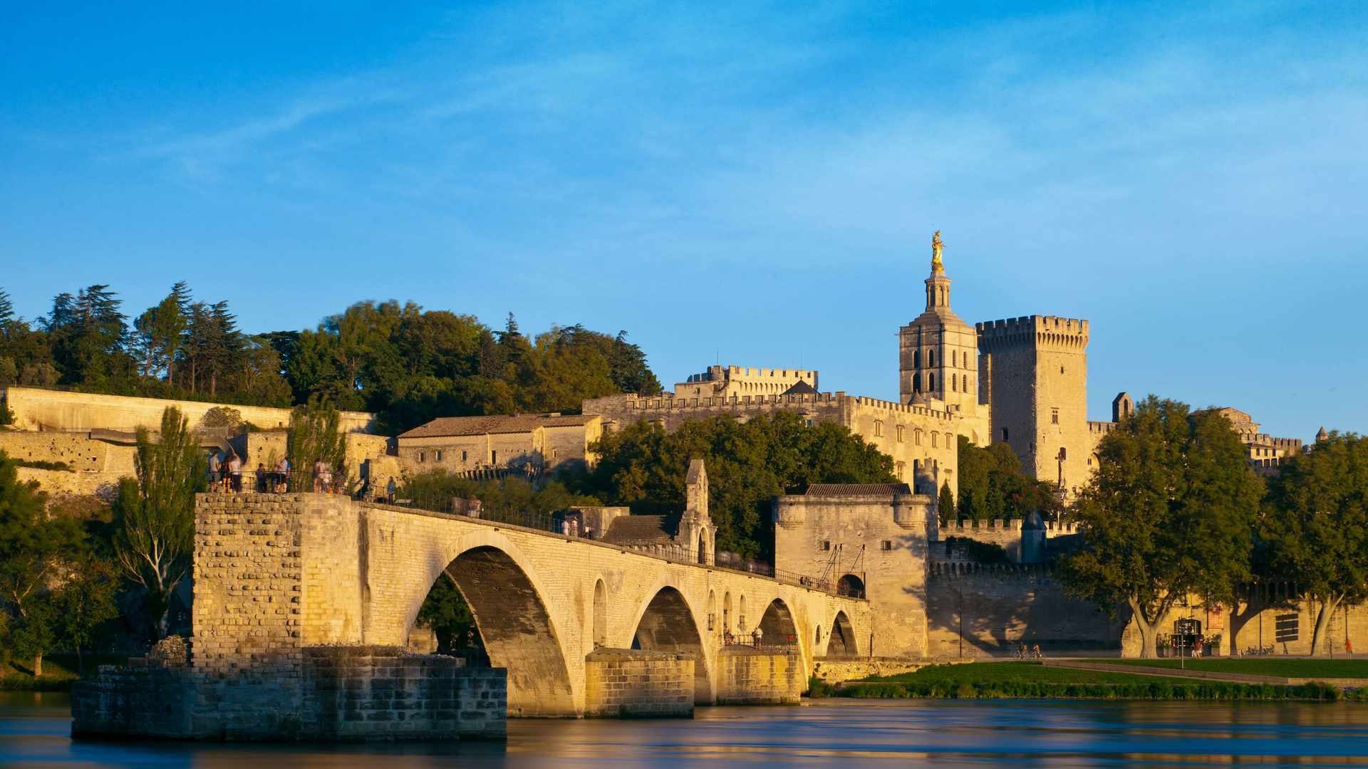 Location de véhicule - AVIGNON GARE TGV (POINT SERVICE)