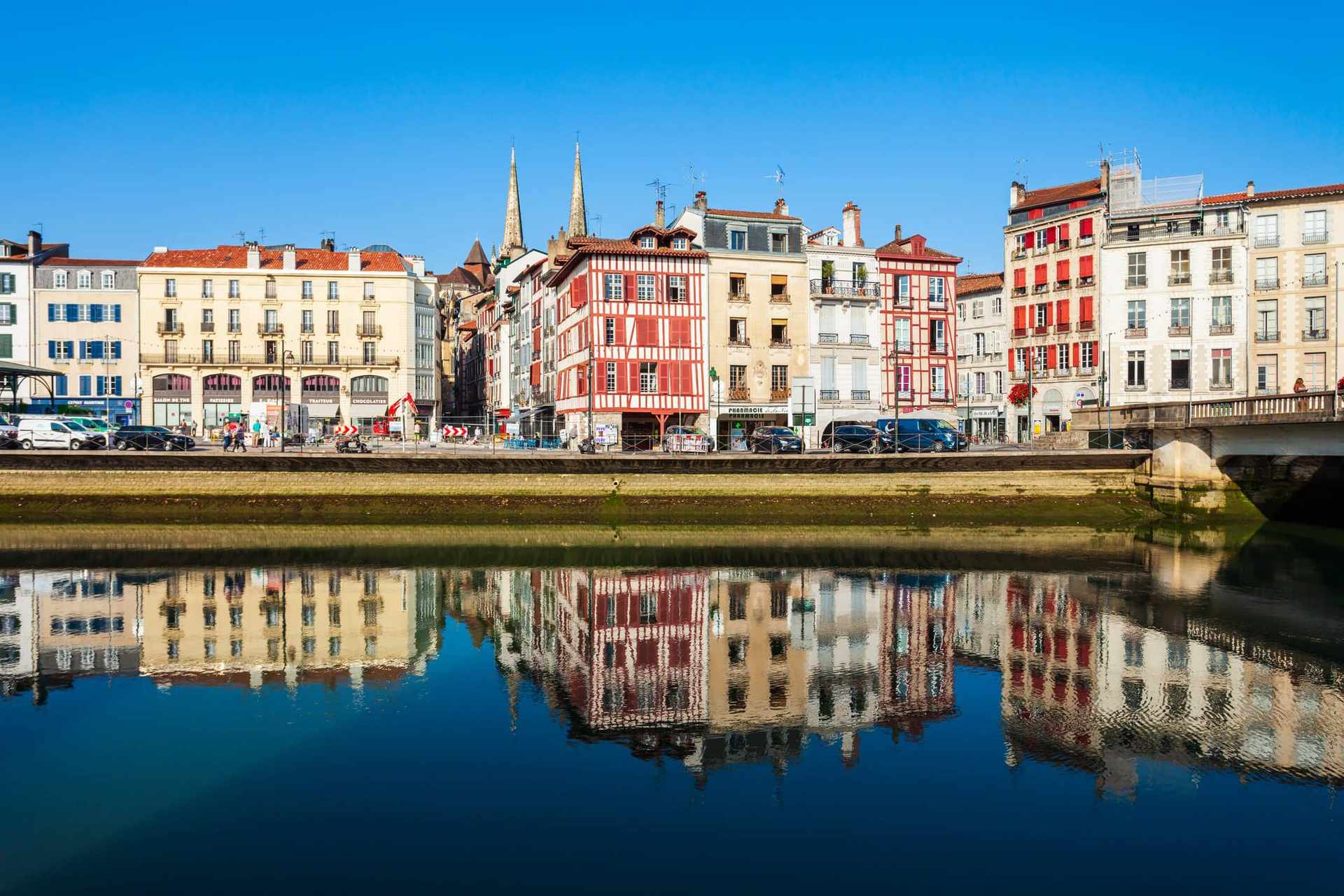 Location de véhicule - BAYONNE - GARE