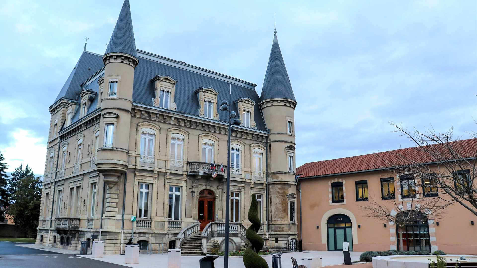 Location de véhicule - BOURGOIN JALLIEU