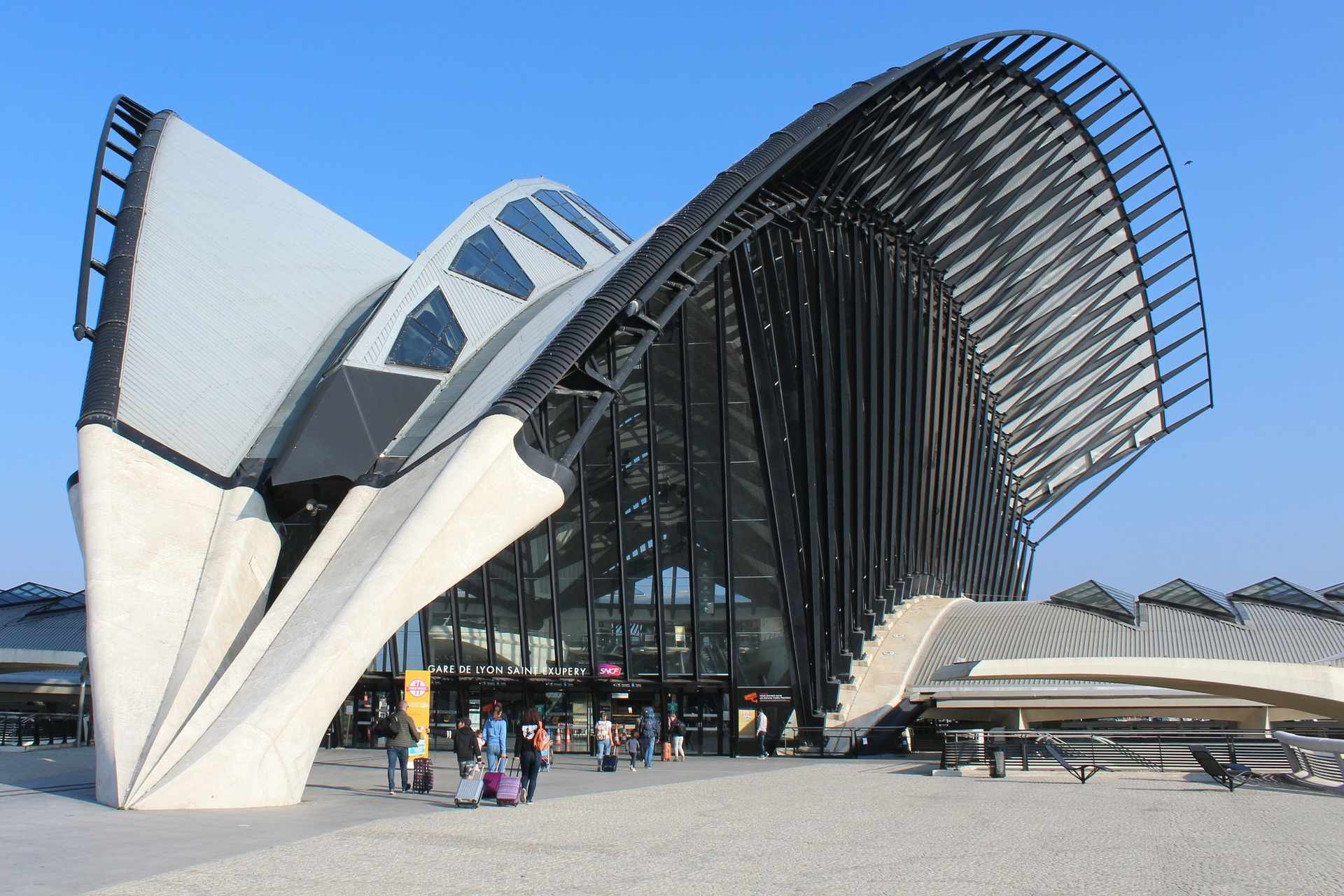 Location de véhicule - AEROPORT LYON SAINT EXUPERY 
