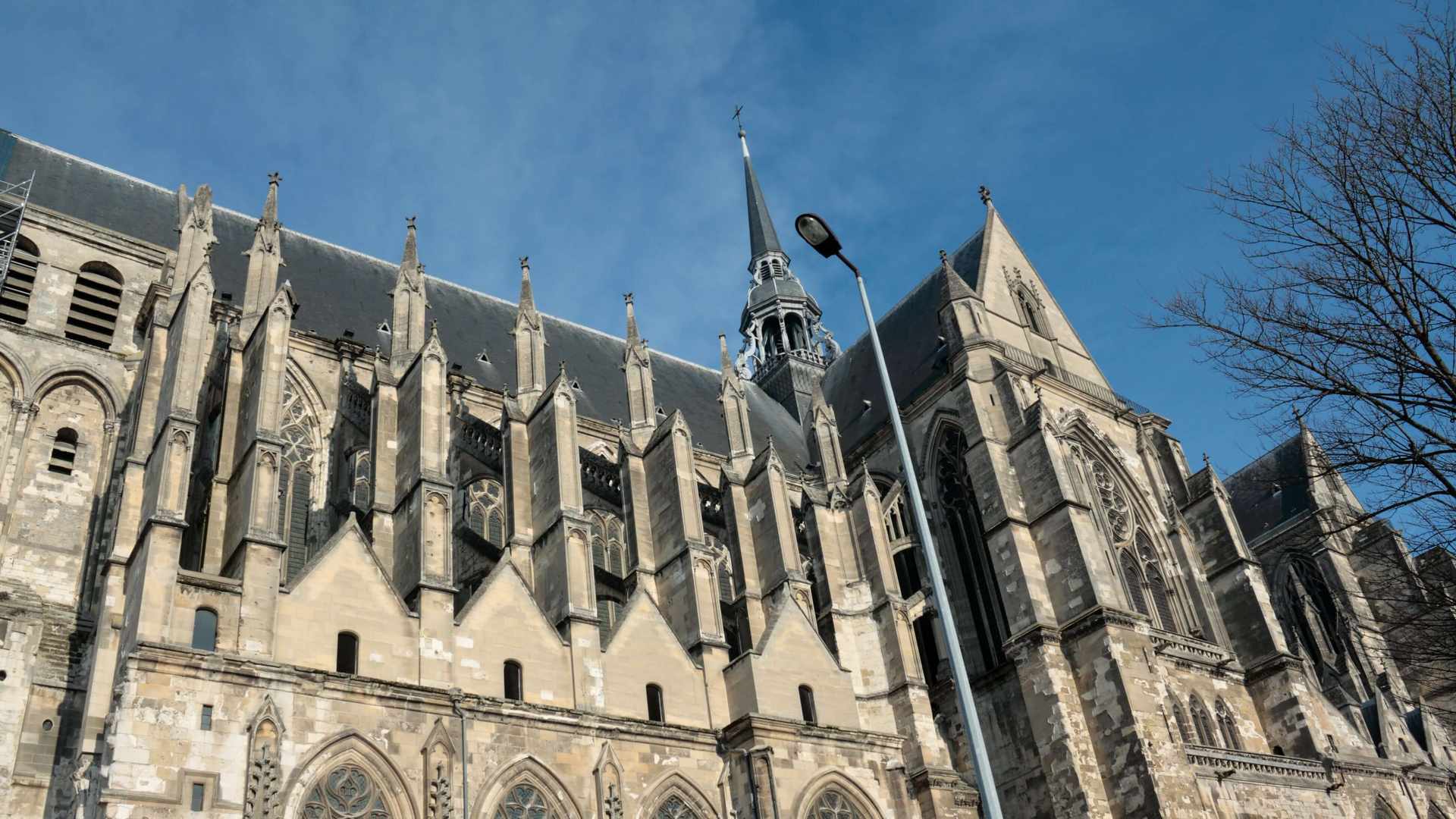 Location de véhicule - SAINT QUENTIN (AISNE)